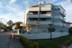 APARTAMENTO DE 2 QUARTOS, 2 AR CONDICIONADOS, QUADRA DO MAR