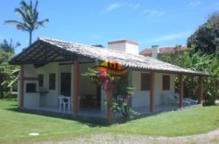 CASA 2 SUÍTES EM CONDOMÍNIO FRENTE AO MAR