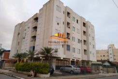 APARTAMENTO C/ 2 QUARTOS FINAMENTE MOBILIADO, PRÓXIMO AO MAR